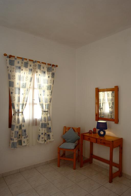 Irene Rooms Folégandros Екстериор снимка
